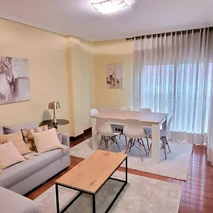 Cozy Yellow In Apartamento